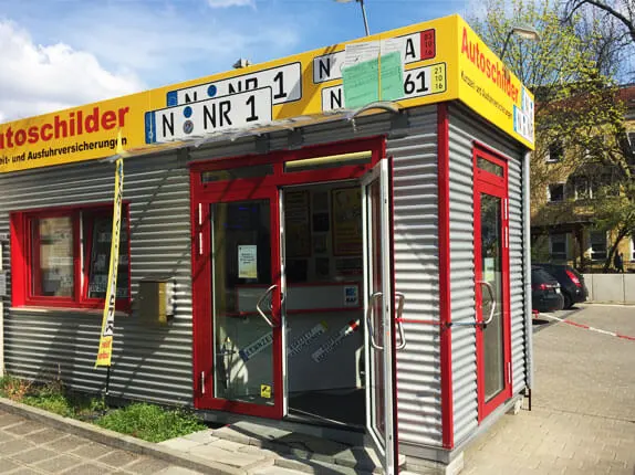 Außenansicht vom Kooperationspartner für Autoschilder Tönjes in Nürnberg