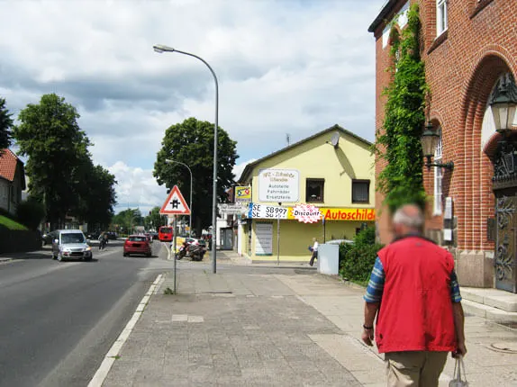 Außenansicht vom Kooperationspartner für Autoschilder Tönjes in Bad Segeberg