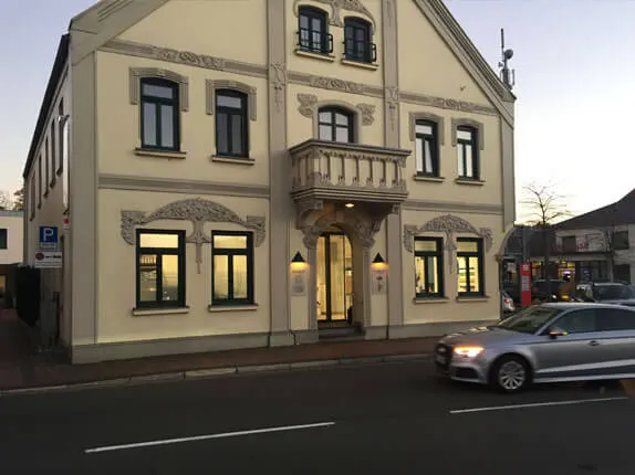 Außenansicht - Autokennzeichen DH bei Autoschilder Tönjes in Barnstorf