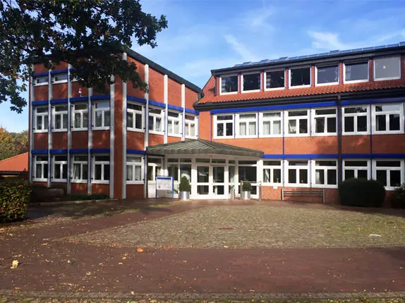 Außenansicht vom Kooperationspartner für Autoschilder bei Schilder Tönjes in Großenkneten