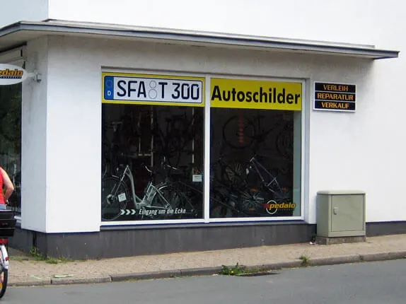 Außenansicht vom Kooperationspartner für Autoschilder Tönjes in Schneverdingen