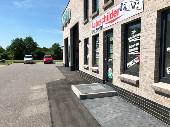 Außenansicht vom Kooperationspartner von Buffalo Autoschilder in Schleswig