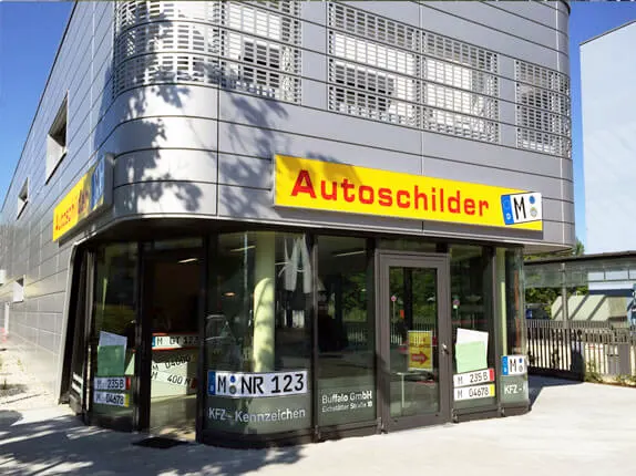 Außenansicht vom Kooperationspartner von Buffalo Autoschilder in München
