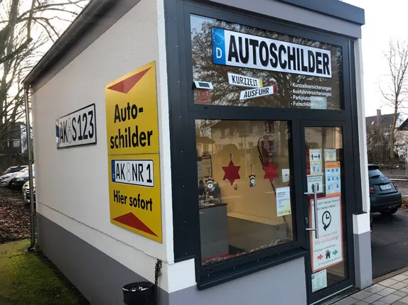 Außenansicht vom Kooperationspartner für Autoschilder bei Schilder Tönjes in Altenkirchen