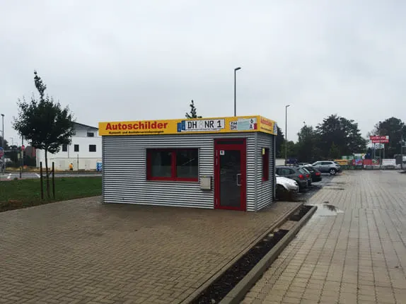 Außenansicht - Kfz-Kennzeichen bei Autoschilder Tönjes in Bruchhausen-Vilsen