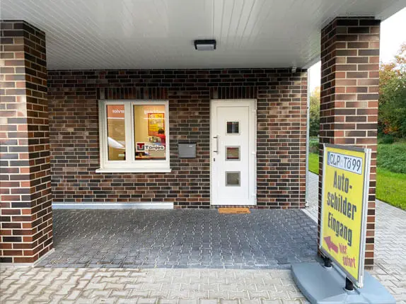 Außenansicht vom Kooperationspartner für Autoschilder bei Schilder Tönjes in Friesoythe