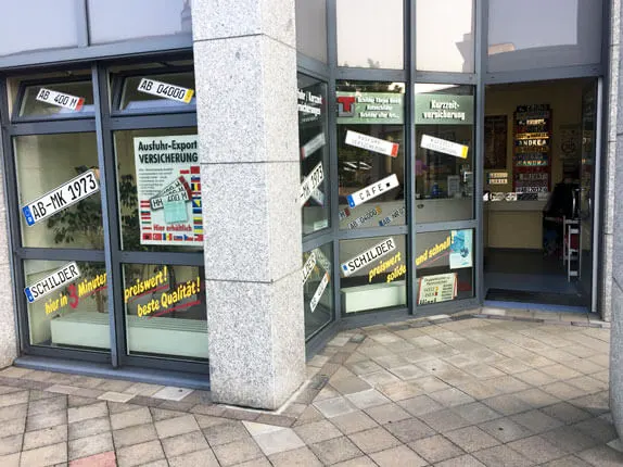Außenansicht vom Kooperationspartner für Autoschilder Tönjes in Mainaschaff