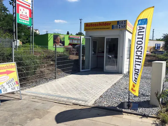 Außenansicht vom Kooperationspartner für Autoschilder bei Schilder Tönjes in Oberhausen