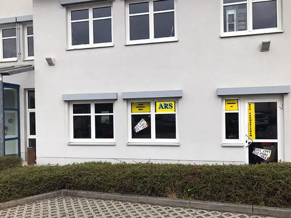 Außenansicht vom Kooperationspartner vom Auto Reflex Schilderdienst in Weida