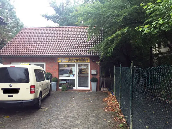 Außenansicht vom Kooperationspartner für Autoschilder bei Schilder Tönjes in Hoya