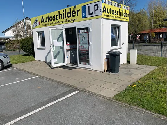 Außenansicht vom Kooperationspartner für Autoschilder Tönjes in Leer