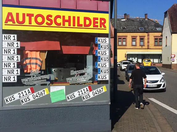 Außenansicht vom Kooperationspartner für Autoschilder bei Schilder Tönjes in Schönenberg-Kübelberg