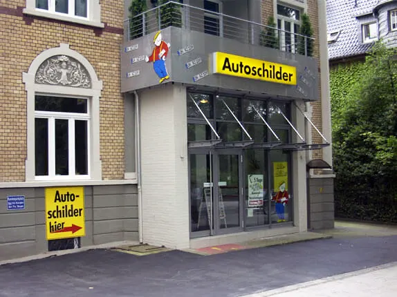 Außenansicht vom Kooperationspartner für Autoschilder bei Schilder Tönjes in Unna