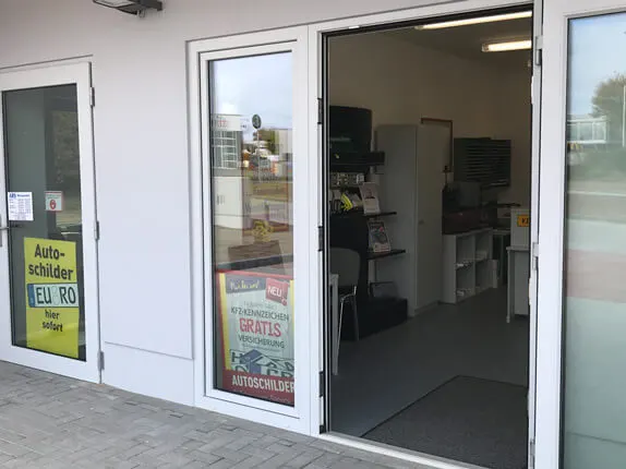 Außenansicht vom Kooperationspartner dem Schilderdienst STK in Wismar - Am kleinen Stadtfeld