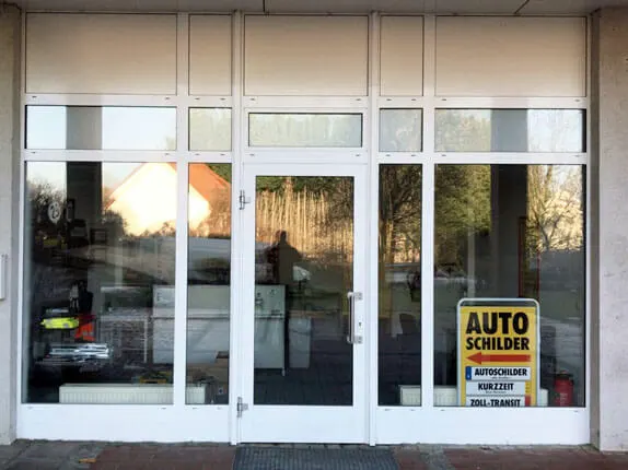 Außenansicht vom Kooperationspartner vom Schilderdienst STK in Werder