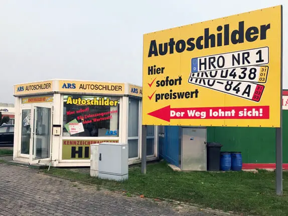 Außenansicht vom Kooperationspartner vom Auto Reflex Schilderdienst in Bergen auf Rügen