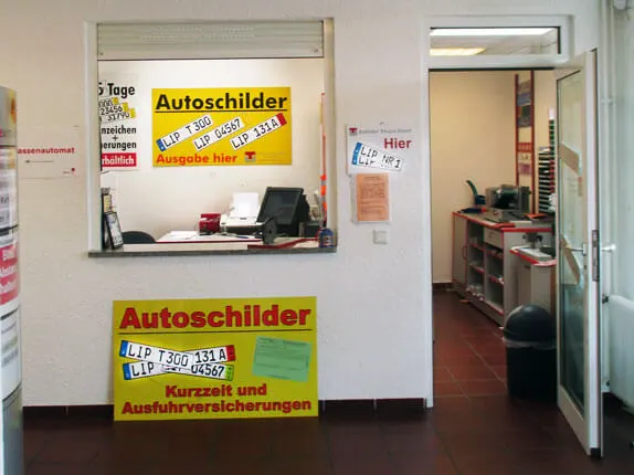Außenansicht - Autoschilder Tönjes in Bad Salzuflen