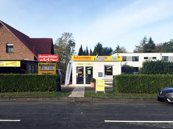Außenansicht vom Kooperationspartner für Autoschilder bei Schilder Tönjes in Nienburg