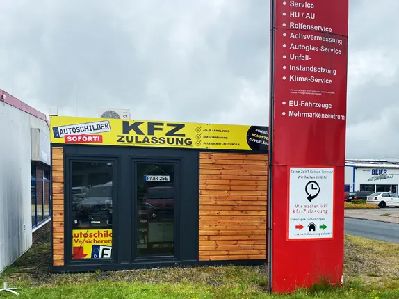 Außenansicht vom Kooperationspartner für Autoschilder bei Schilder Tönjes in Jever