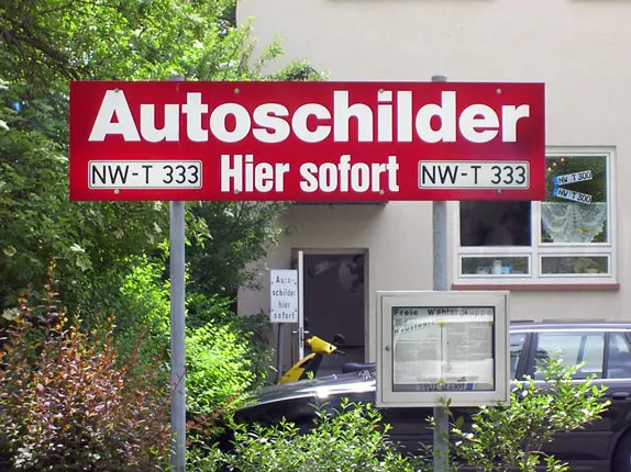 Außenansicht vom Kooperationspartner für Autoschilder bei Schilder Tönjes in Neustadt a. Weinstraße