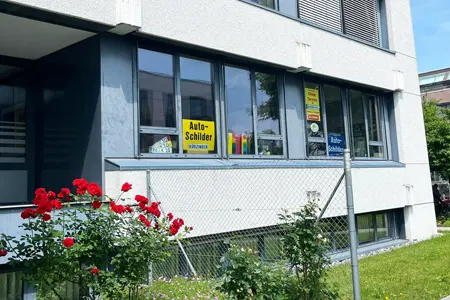 Außenansicht vom Kooperationspartner von Bavaria Autoschilder in Rosenheim