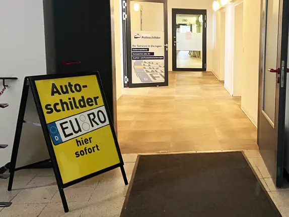 Außenansicht von Autoschilder & Zulassungen Buffalo in Usingen